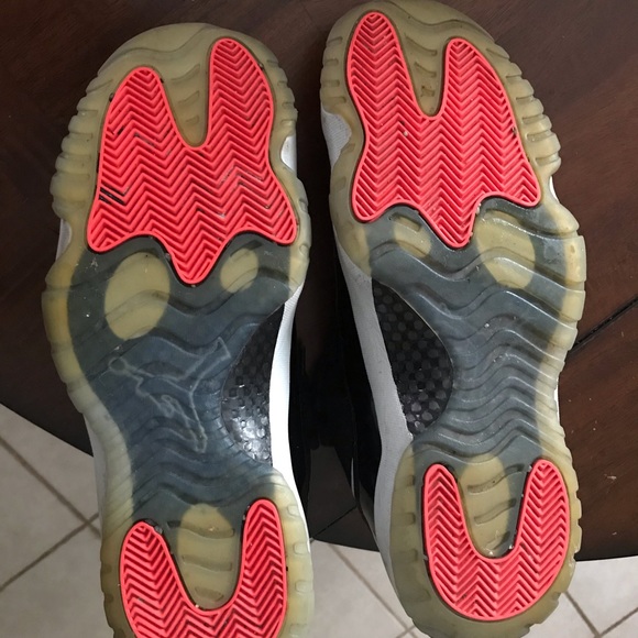 Air Jordan 11 Low (Infrared 23) - Picture 4 of 7